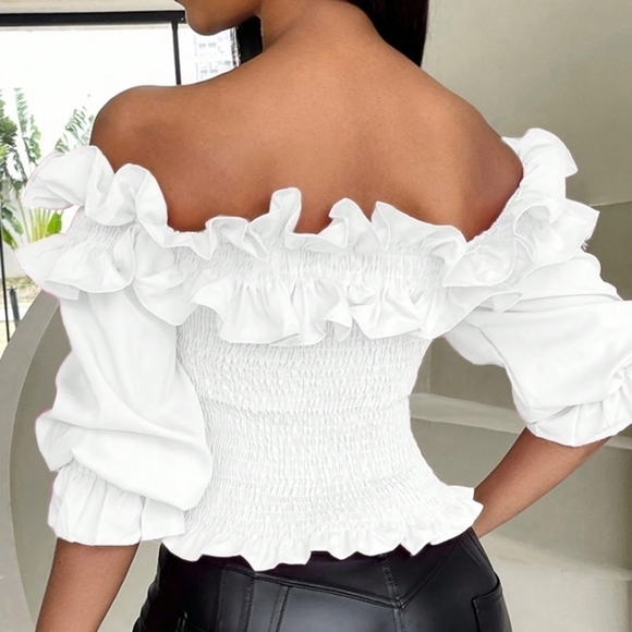 Off-Shoulder Long-Sleeved Blouse With Ruffle Hem - Picture 5 of 5